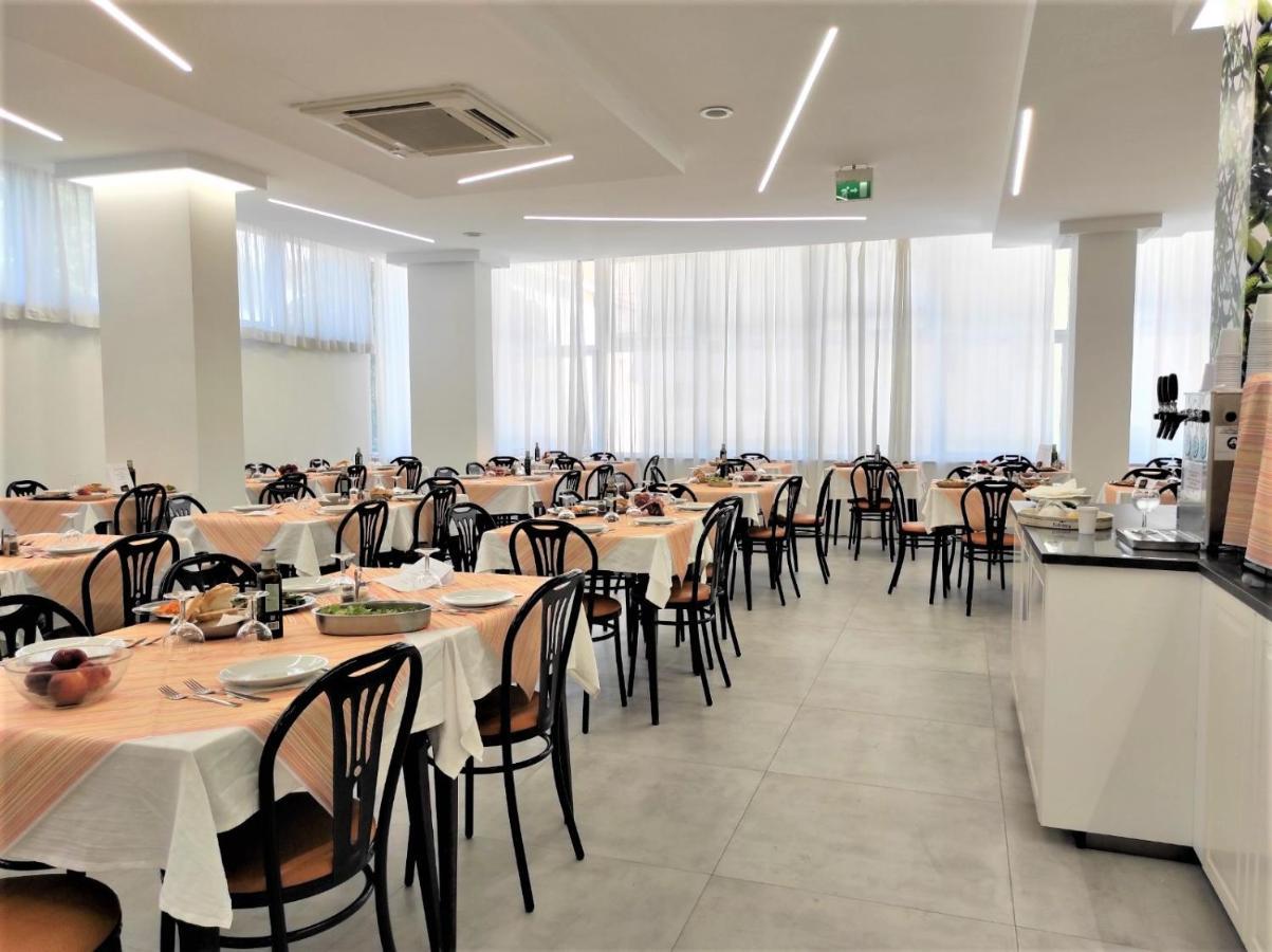 Hotel Madrid Rimini Extérieur photo