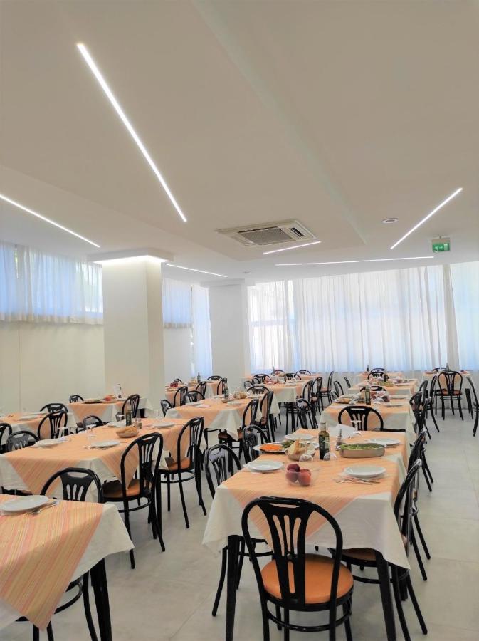 Hotel Madrid Rimini Extérieur photo
