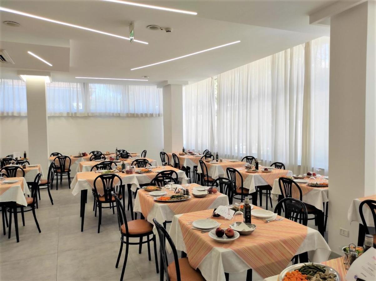 Hotel Madrid Rimini Extérieur photo