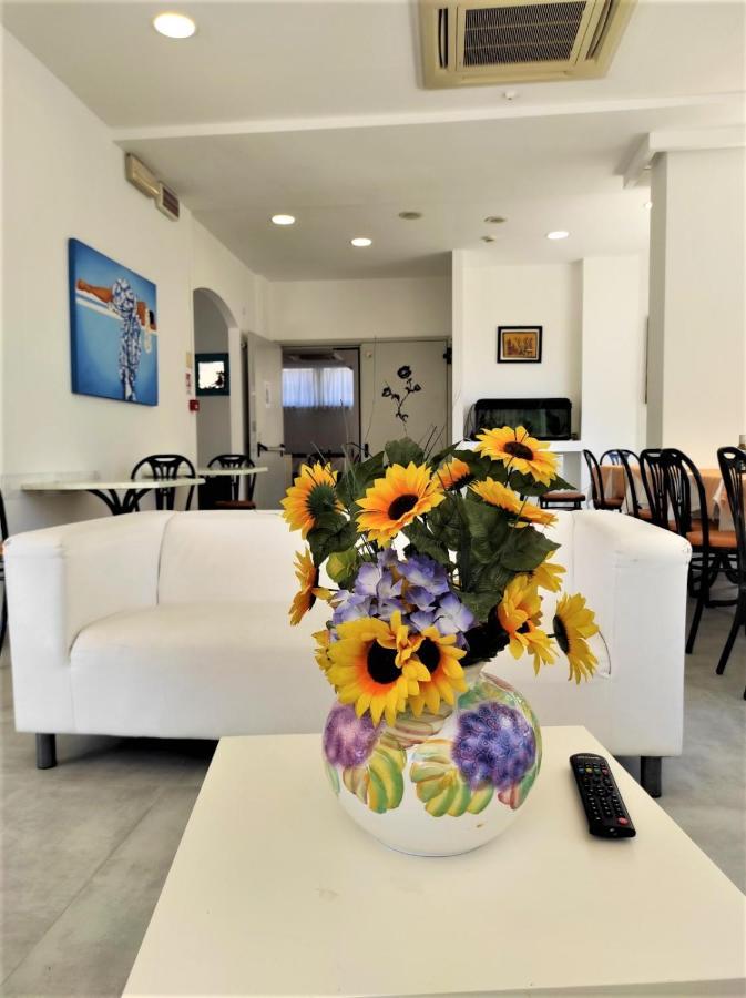 Hotel Madrid Rimini Extérieur photo
