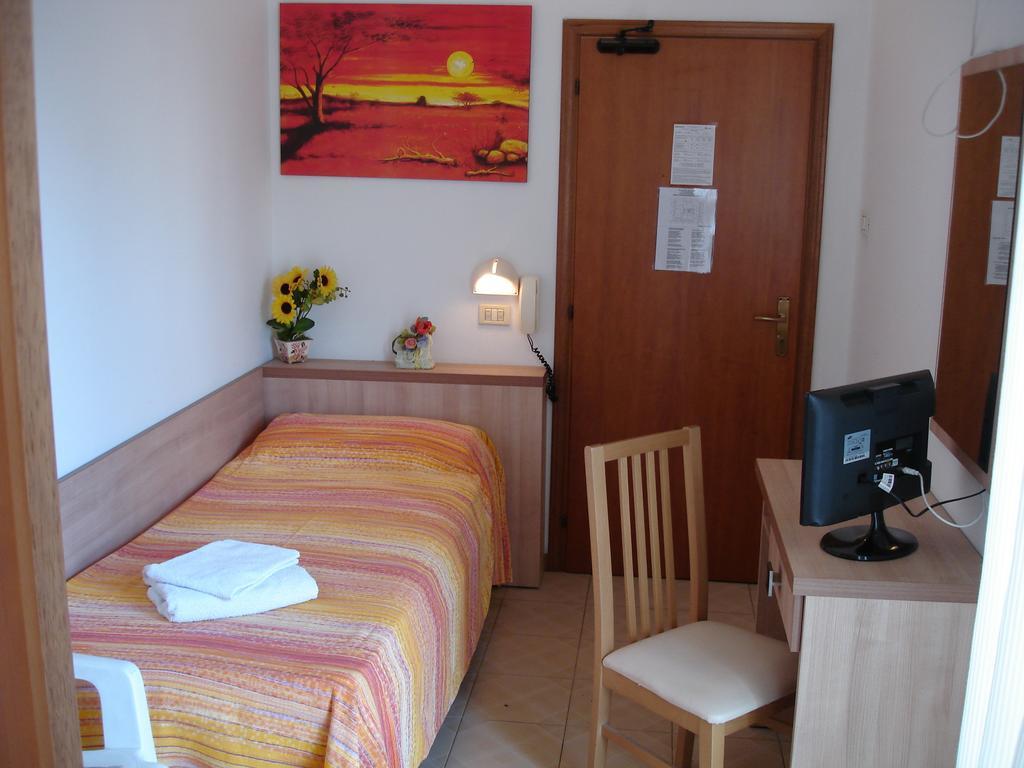 Hotel Madrid Rimini Extérieur photo