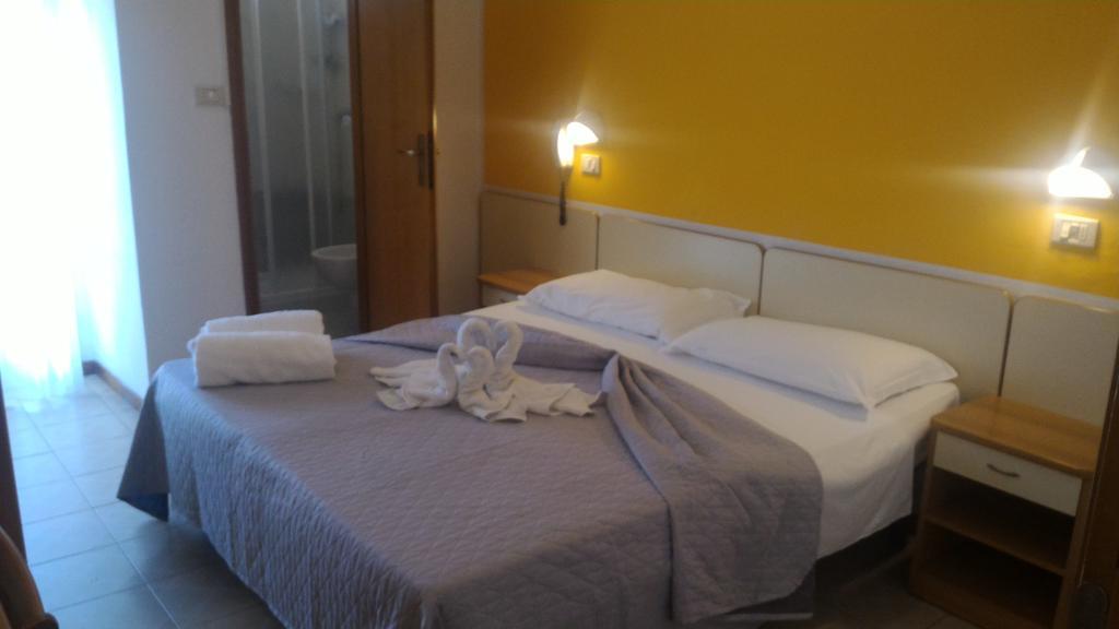 Hotel Madrid Rimini Extérieur photo