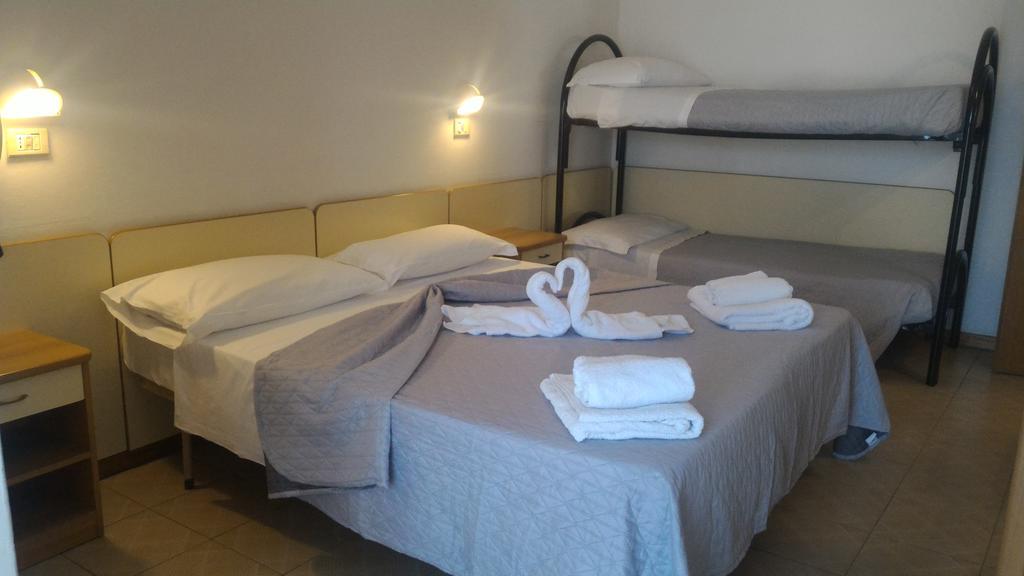 Hotel Madrid Rimini Extérieur photo