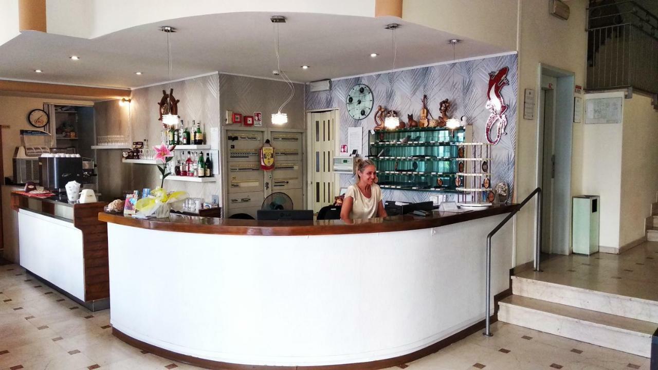 Hotel Madrid Rimini Extérieur photo