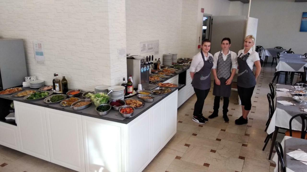 Hotel Madrid Rimini Extérieur photo
